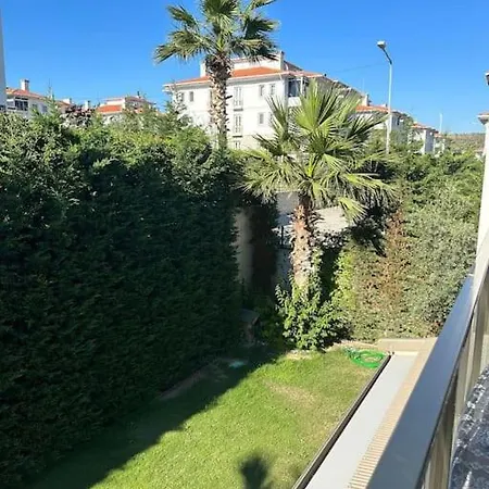 Alacatiya 5 Dk Uzaklikta Yazlik