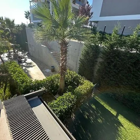 Alacatiya 5 Dk Uzaklikta Yazlik Cesme