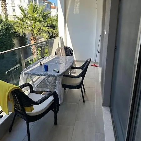 Alacatiya 5 Dk Uzaklikta Yazlik