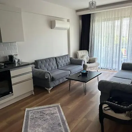 Alacatiya 5 Dk Uzaklikta Yazlik Cesme